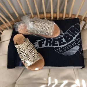 Freebird by Steve Madden Willow White Snake 5 NWT